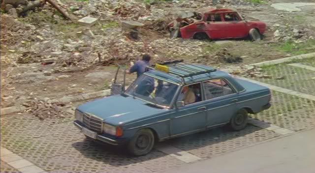 http://i29.photobucket.com/albums/c268/VuleGSBeograd/Nebeska udica/Mercedes 123 1/Mercedes1232.jpg